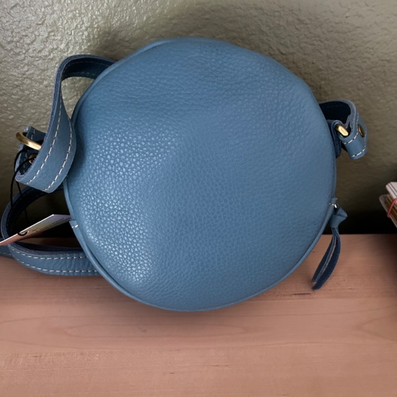 Portland Leather Small Circle Crossbody Bag in DREAM - Picture 5 of 6